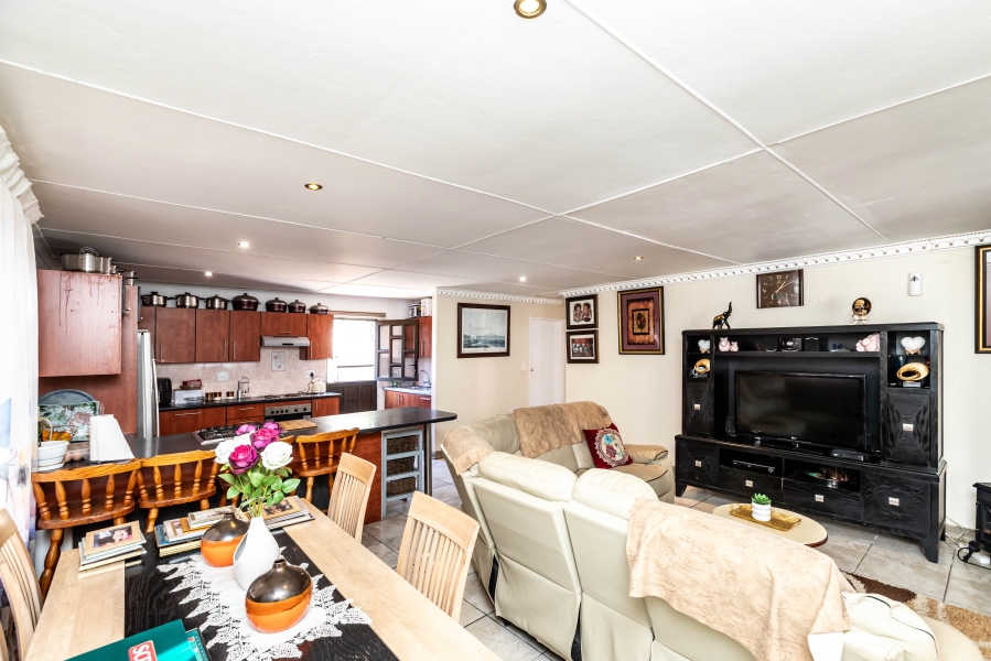 3 Bedroom Property for Sale in Summerpride Eastern Cape